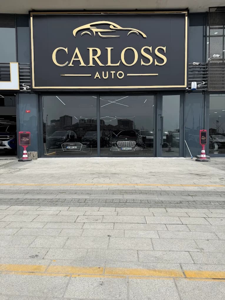 CARLOSS Auto showroom girişi ve vitrin camekanı